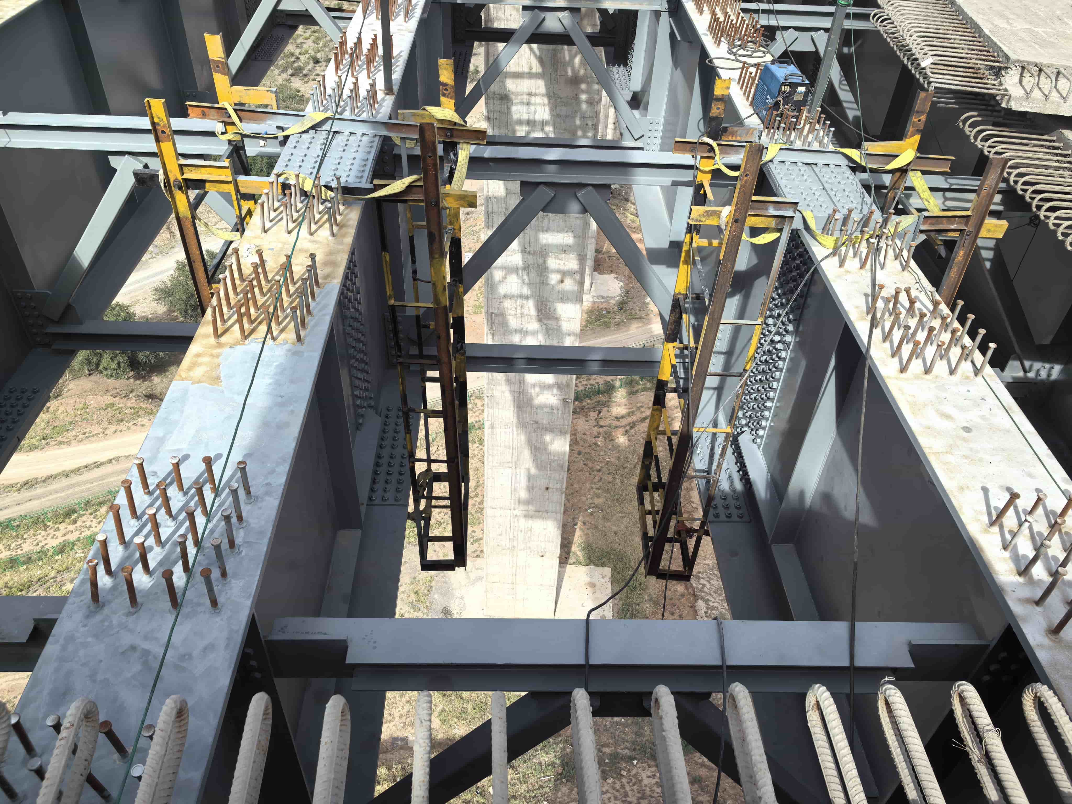 湖北襄阳单导梁架桥机租赁厂家 架桥施工过程中会出现的问题