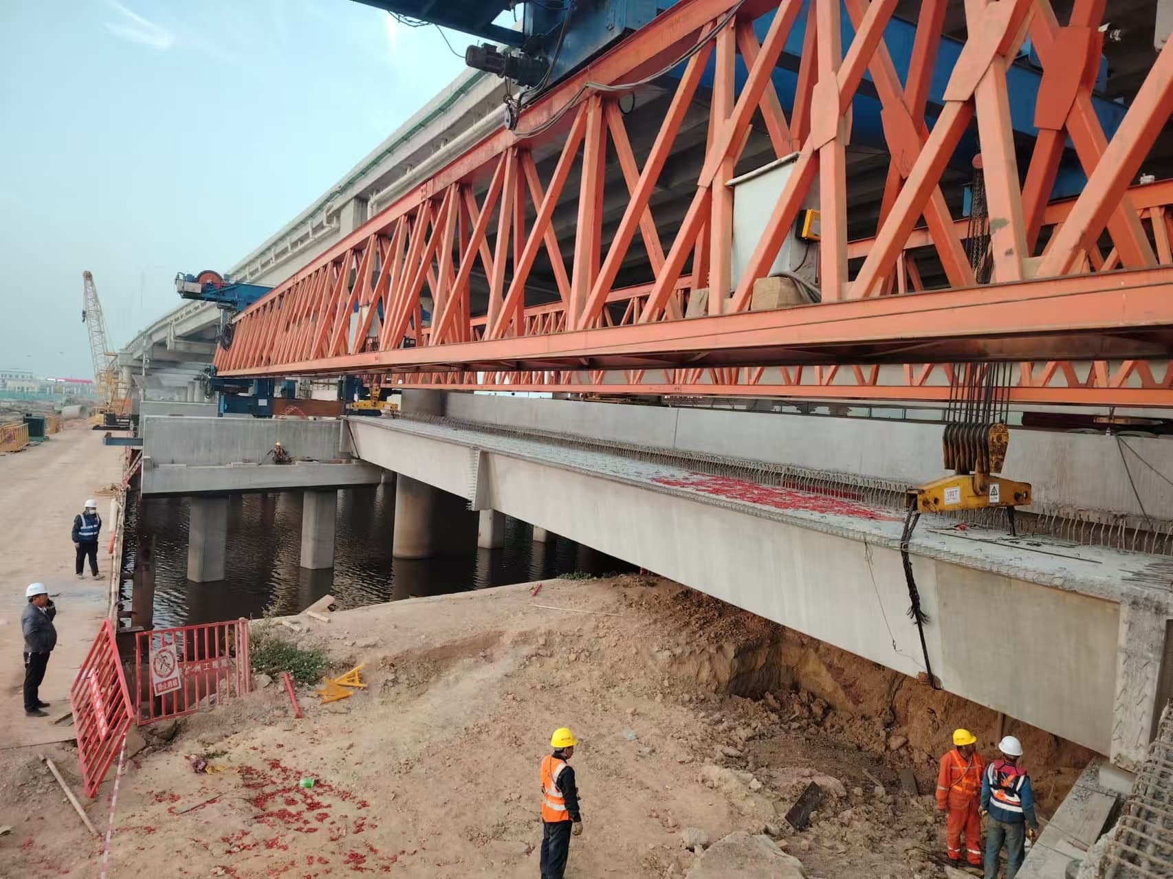 湖北天门铁路架桥机销售厂家  架桥机施工中的安全控制要点