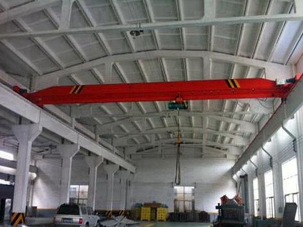 湖南永州桥式起重机厂家 吊钩桥式起重机的强度试炼：动载与静载的双重安全校验